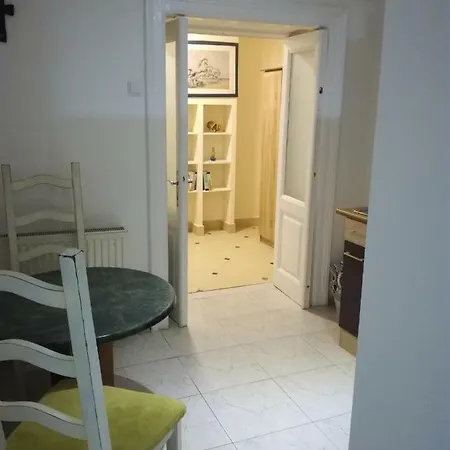 Olivia Apartment *